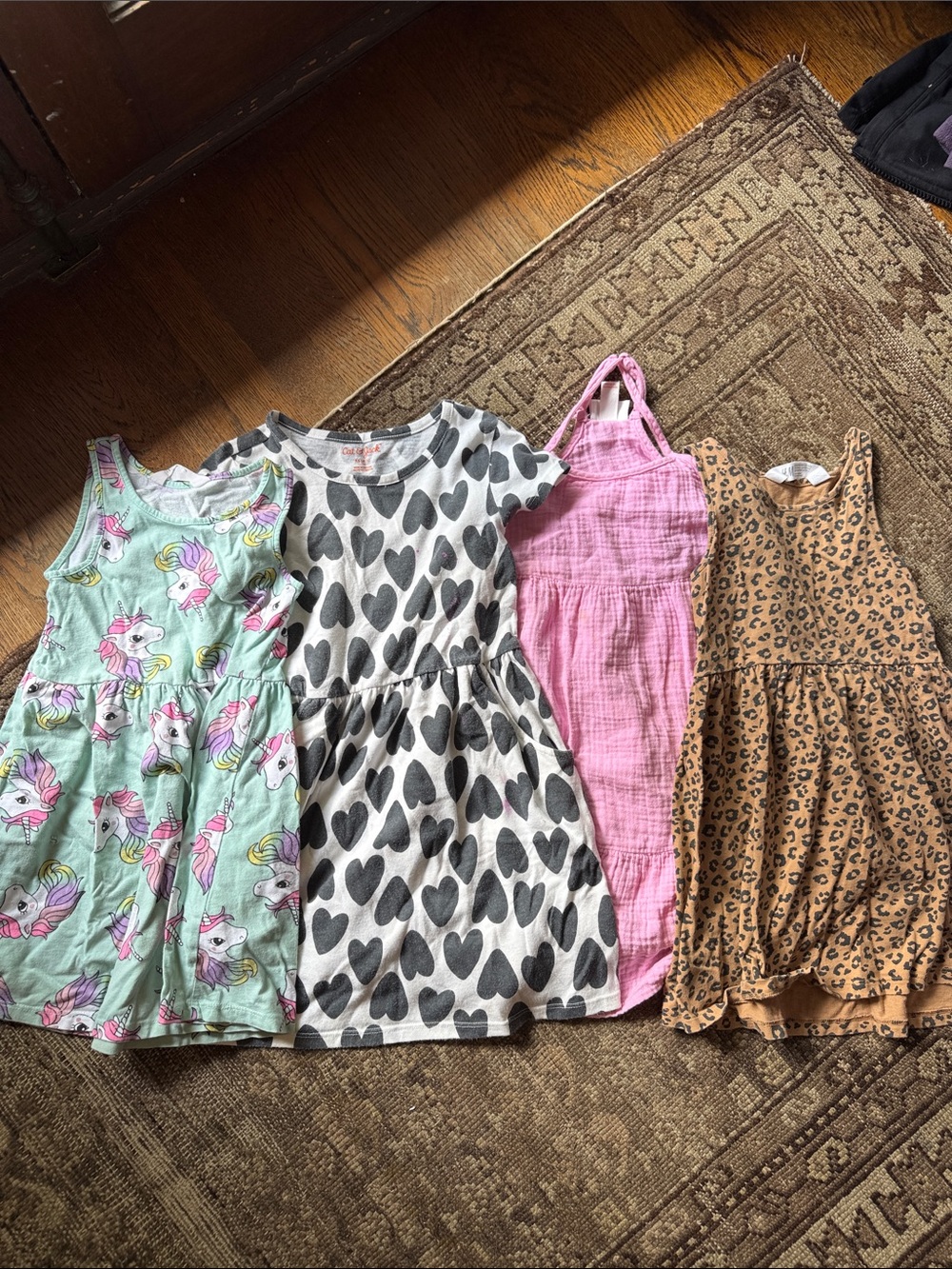 Lot of 4 summer t shirt and linen dresses well loved ❤️💓💜💚